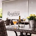 Executive Residency By Western Amsterdam Airport 4*