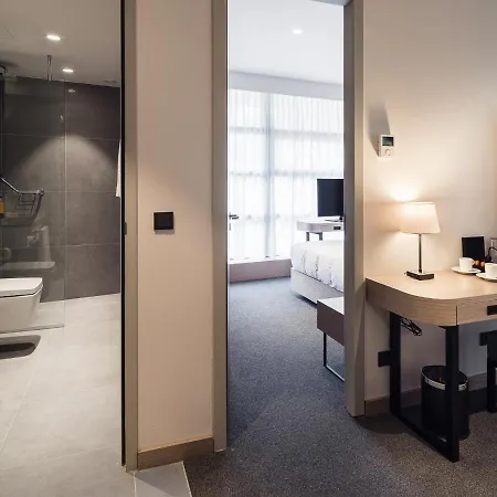 Executive Residency By Western Amsterdam Airport 4*