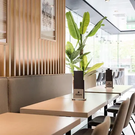 Executive Residency By Western Amsterdam Airport Hotel