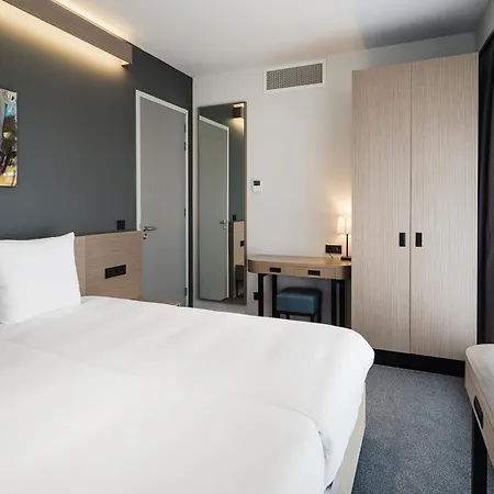 Executive Residency By Western Amsterdam Airport 4*