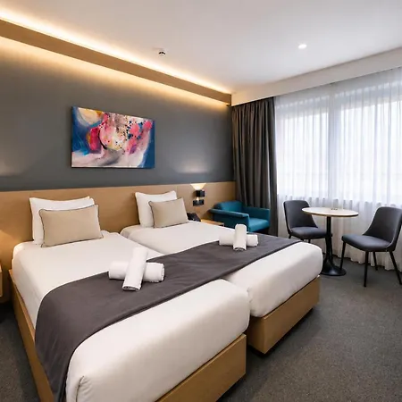 Executive Residency By Western Amsterdam Airport 4*