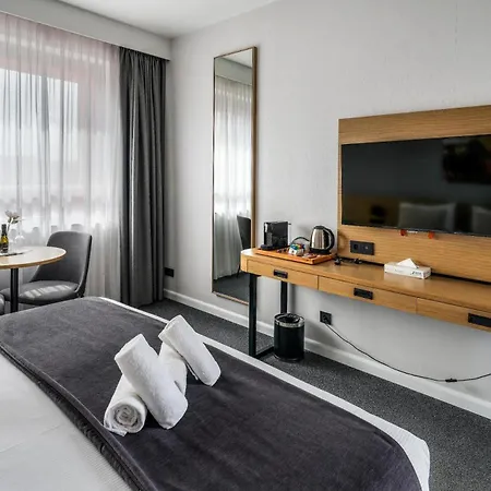 Executive Residency By Western Amsterdam Airport 4*