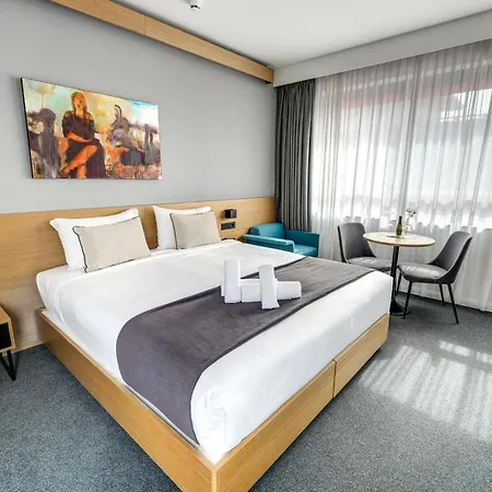 Executive Residency By Western Amsterdam Airport Hotel